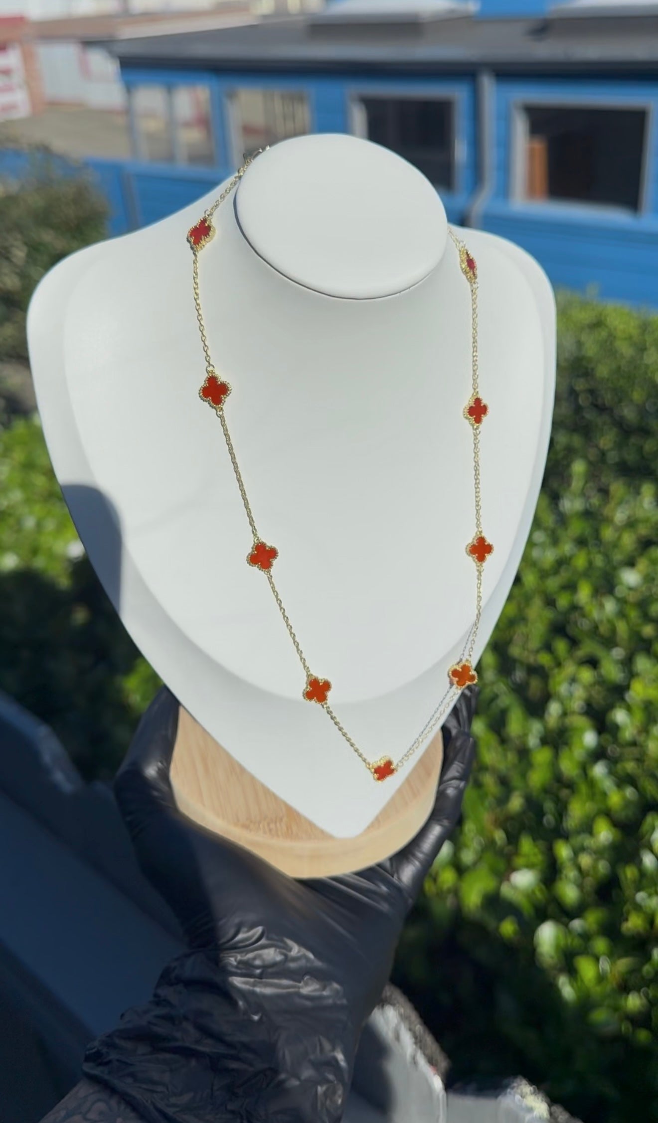 10 Flowers Clover Necklace - Burgundy