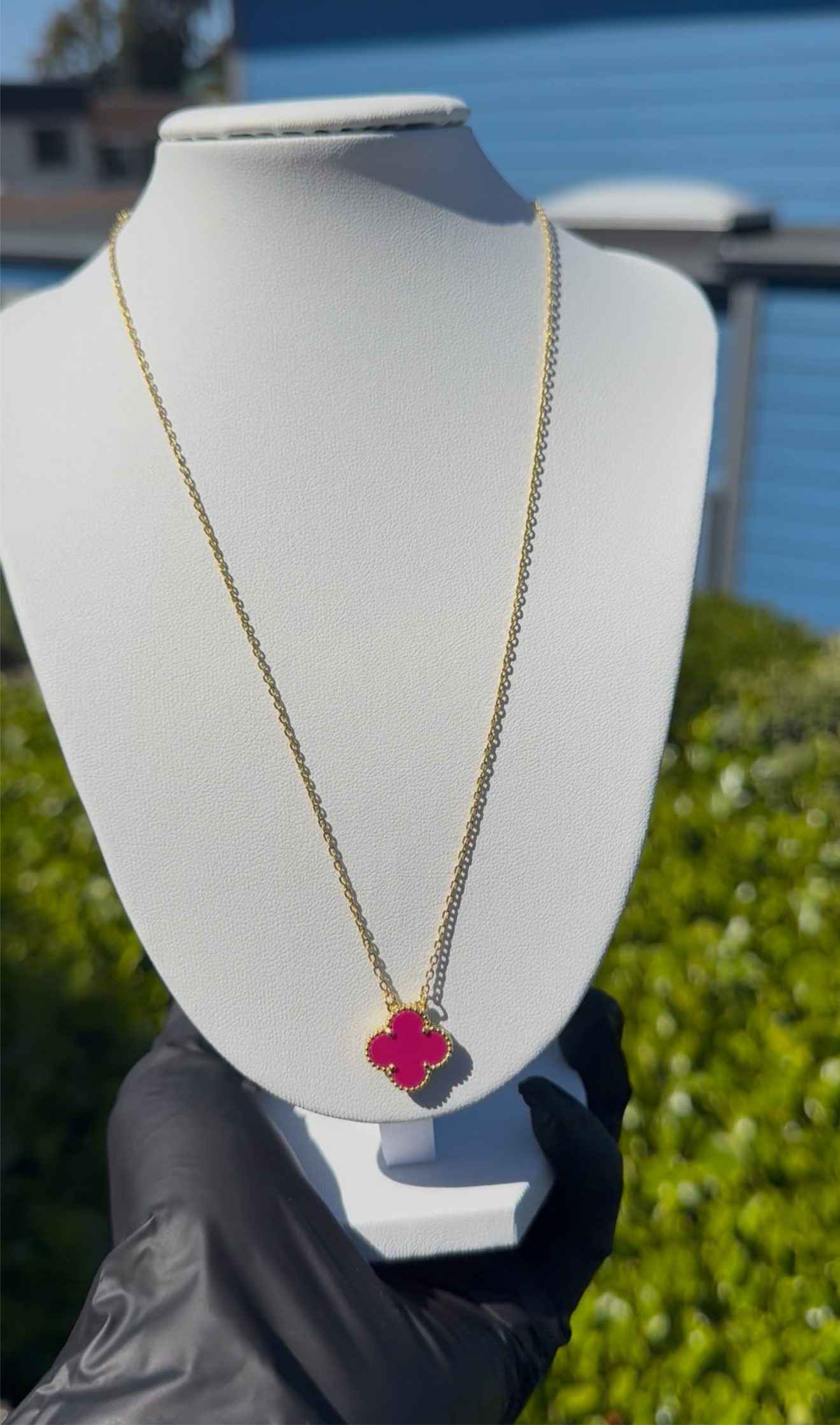 Clover Gold Necklace - Fucsia