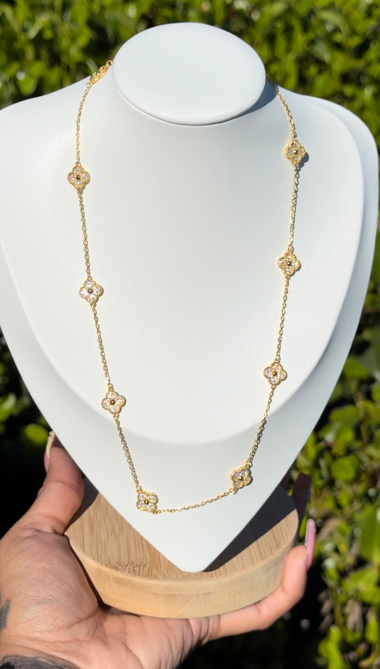 10 Flowers Clover Bling Necklace - Gold