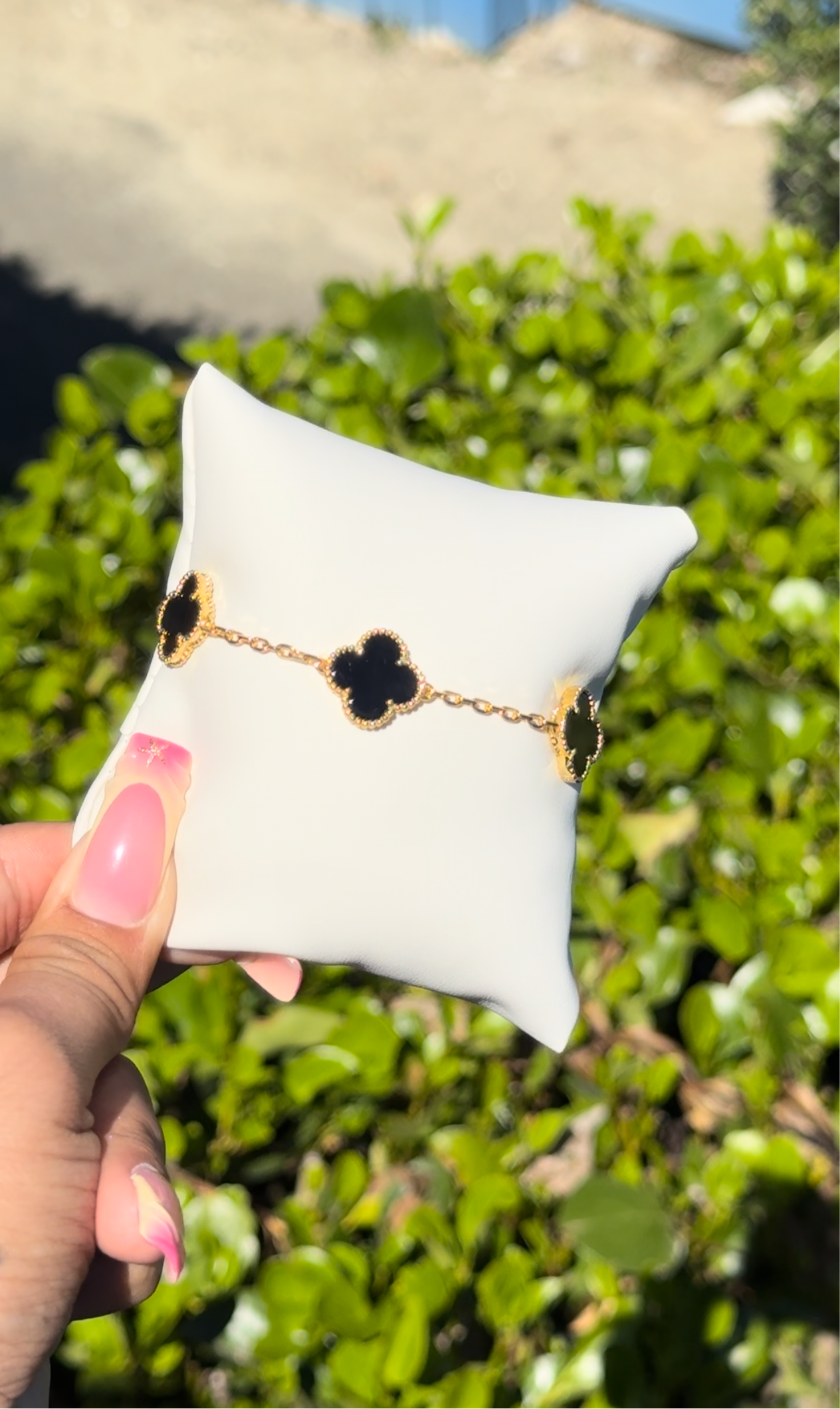 Clover Gold Blacelet - Black