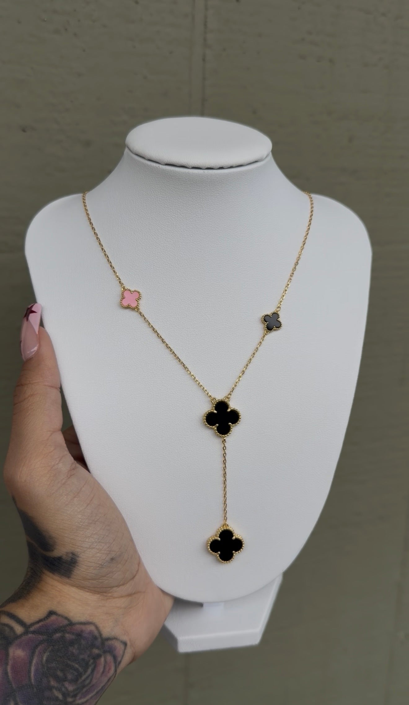 Delicate Clover Necklace - Black w pink