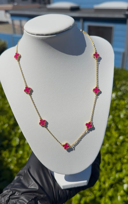 10 Flowers Clover Necklace - Fucsia