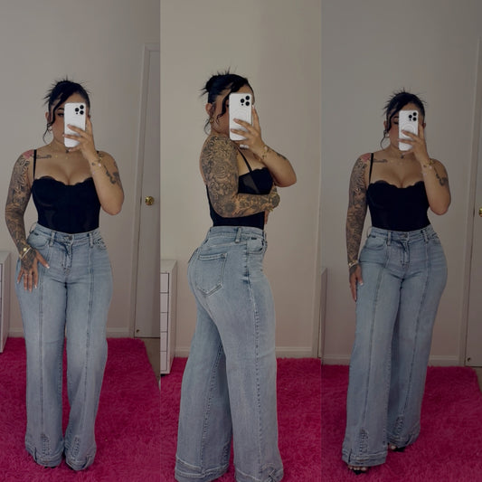 Mid Rise Wide Jeans