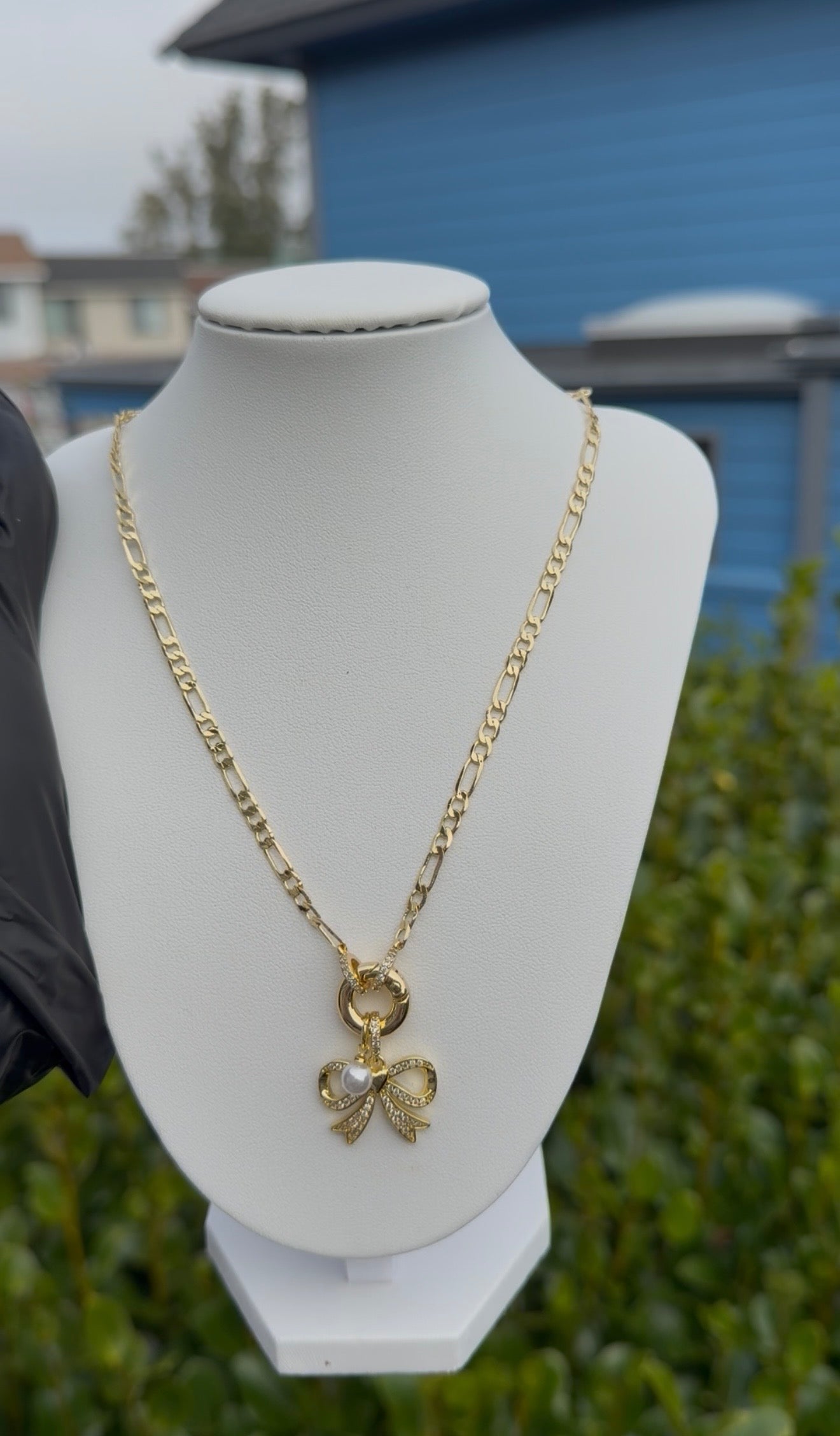 Bow Pearl Necklace