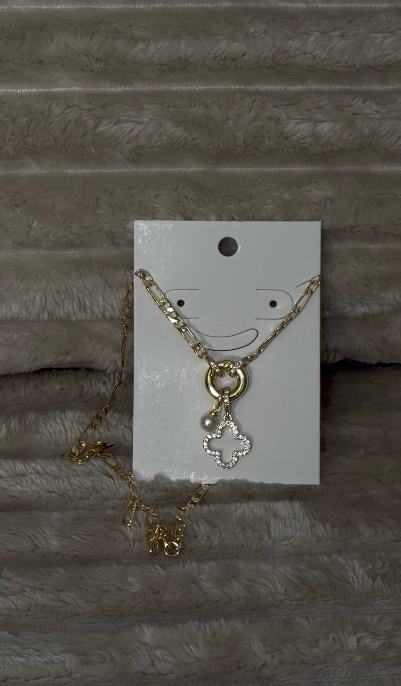 Shiny Clover Necklace