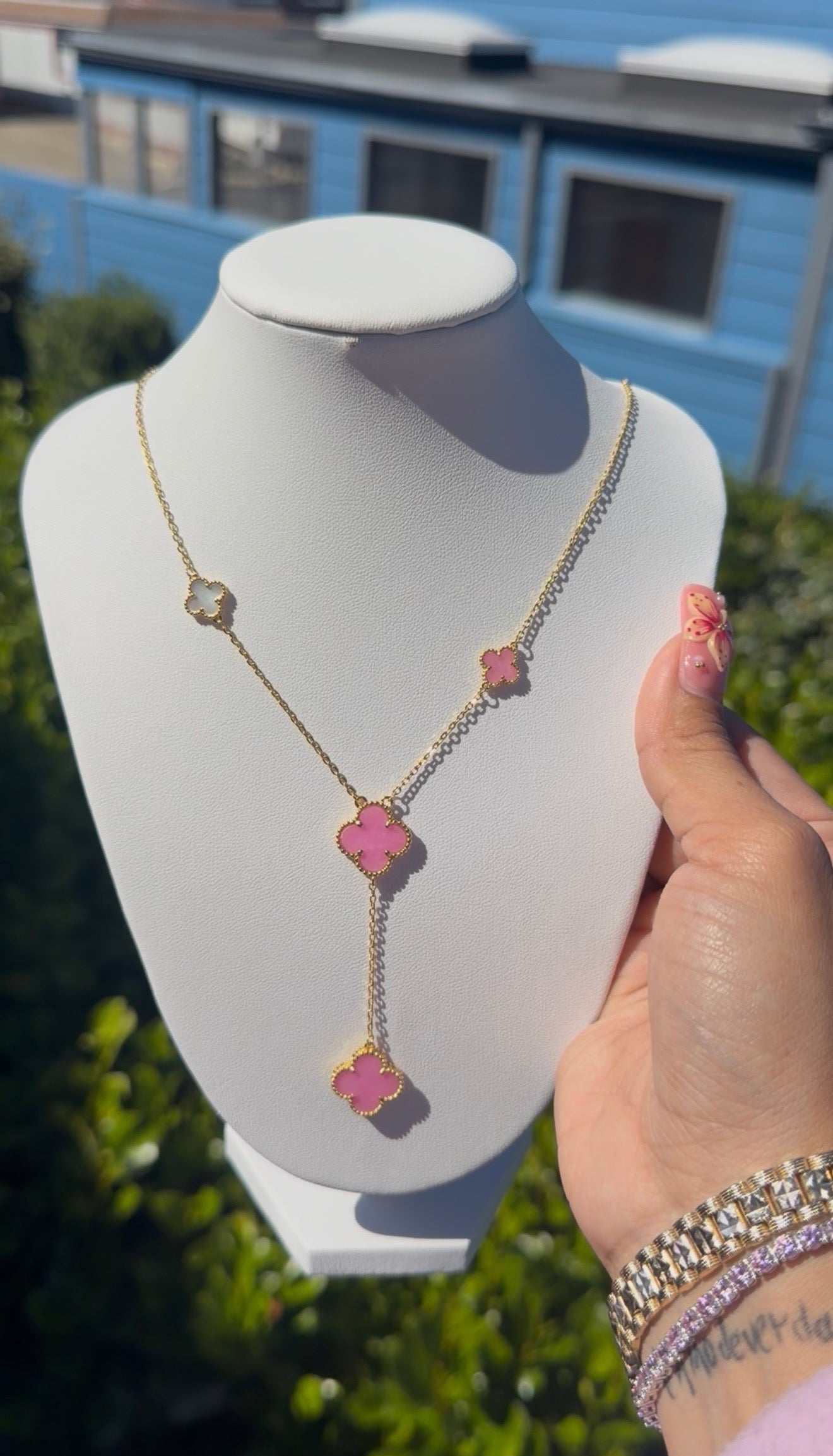 Delicate Clover Necklace - Pink