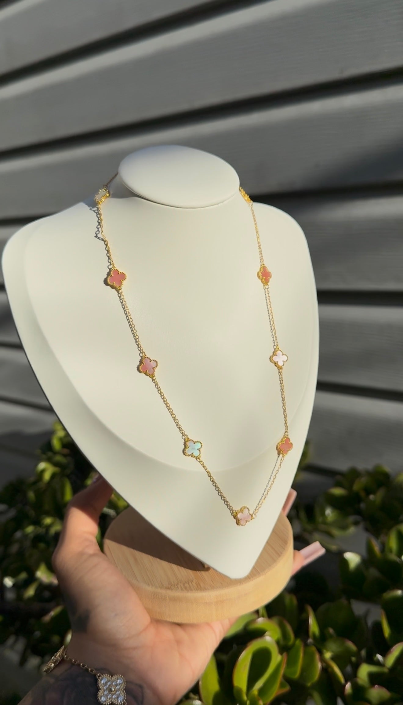 Clover Mini Necklace - Pink